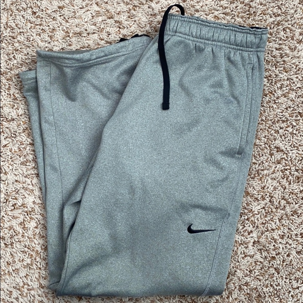 Men’s Nike fleece sweatpants!